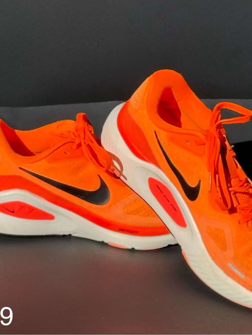 Nike Structure 26 Total Orange Men’s Size 8 Running Shoes HJ1102-800